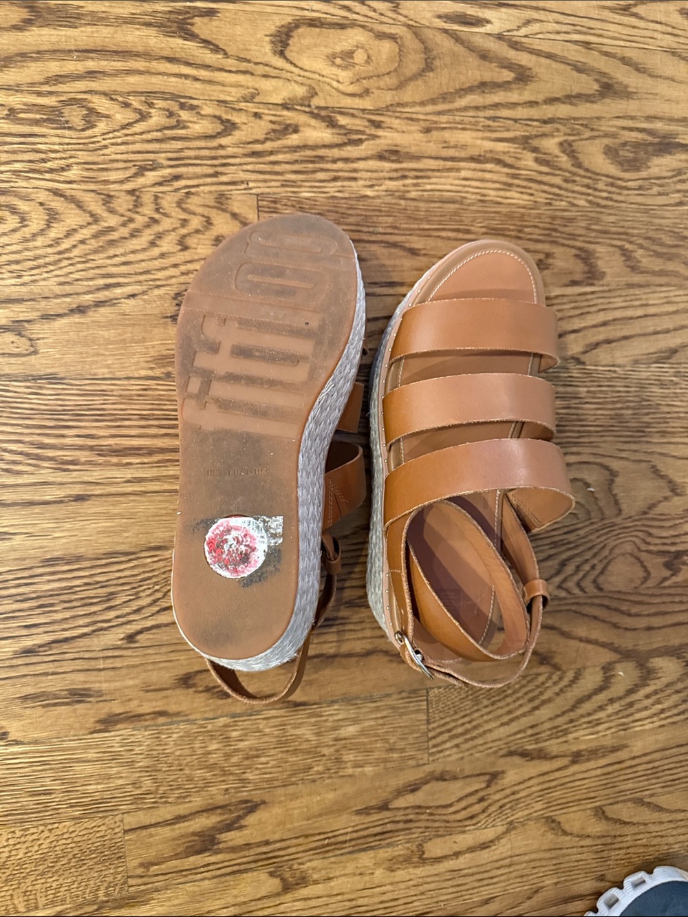 Brown Triple-Strap Fitflop Leather Sandals size 9 - Picture 5 of 6